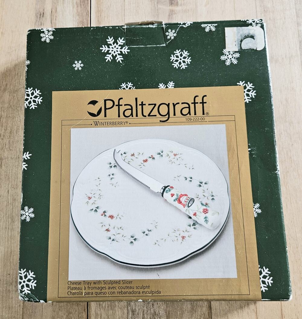 Pfaltzgraff WINTERBERRY Porcelain Cheese Tray with Sculpted Knife NEW in Box